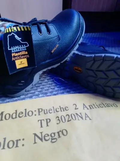 Zapatos de seguridad Puelche 2 Anticlavo negros - miniatura 1