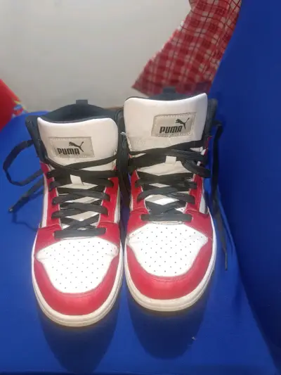 Zapatillas deportivas Puma rojo y negro - miniatura 3