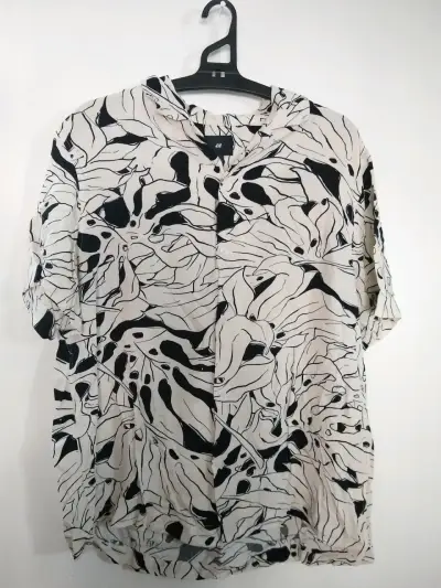 Blusa floral de manga corta para mujer y más - miniatura 5