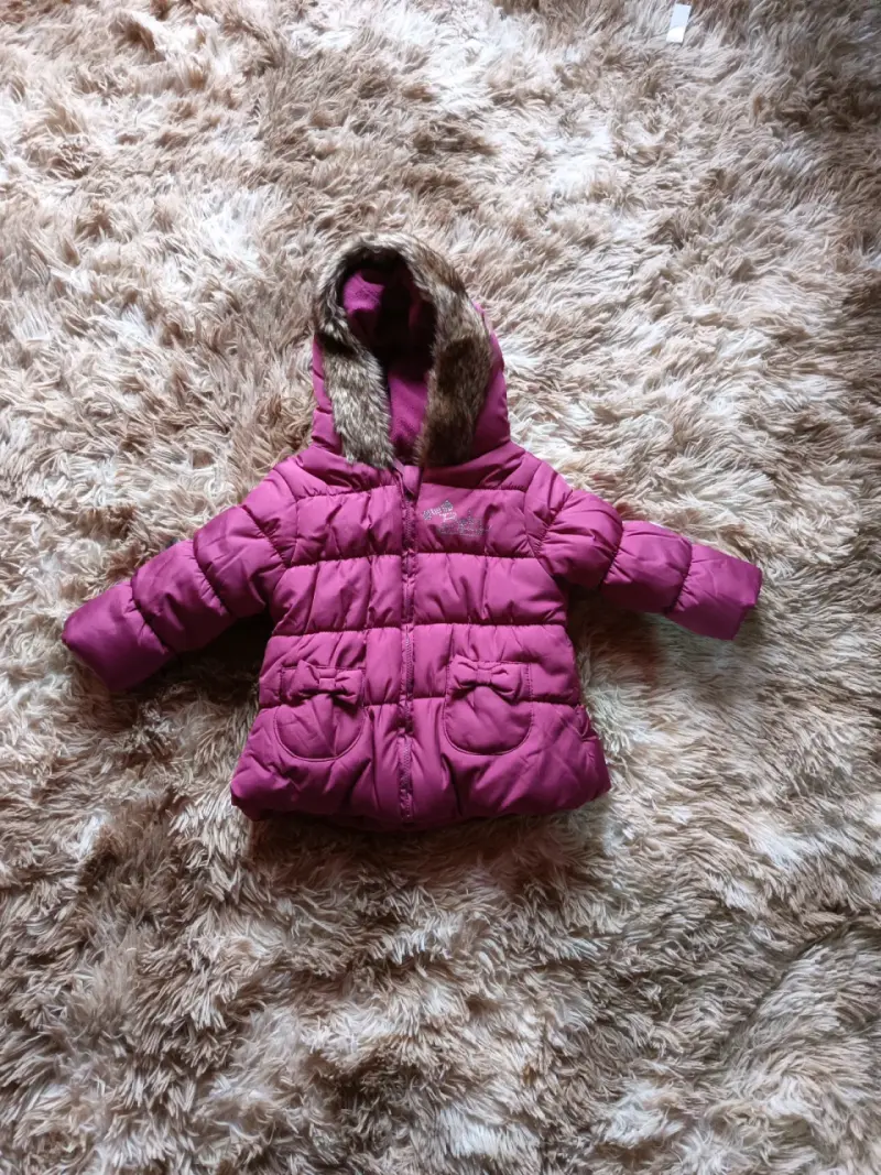 Abrigo infantil morado con capucha de piel - 2