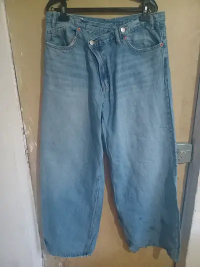 Jens talla 46 Marca zara modelo botones cruzados - miniatura 4