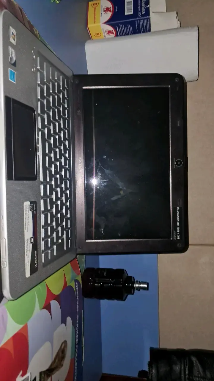 Laptop Sony Vaio en buen estado - 2