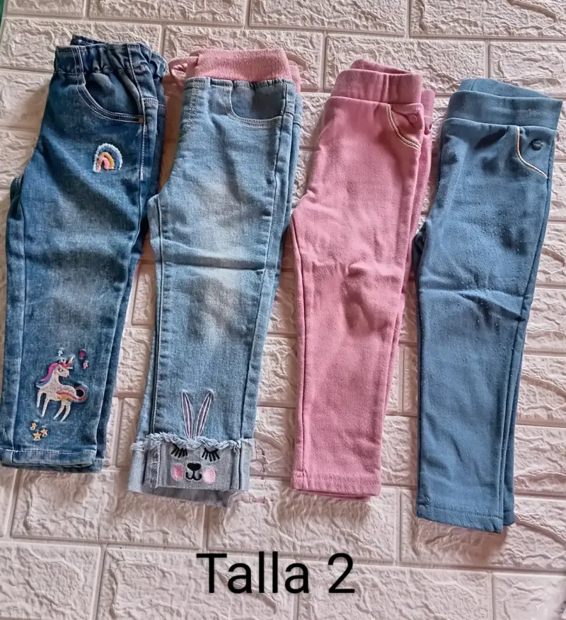 Conjunto de pantalones infantiles talla 2