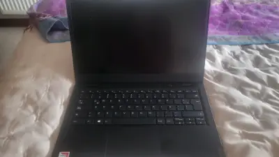 Laptop lenovo 14w. - miniatura 1
