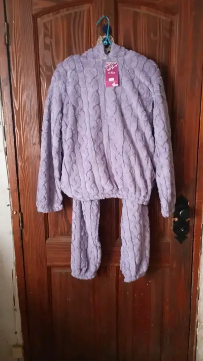 Conjunto térmico rojo para invierno - miniatura 2