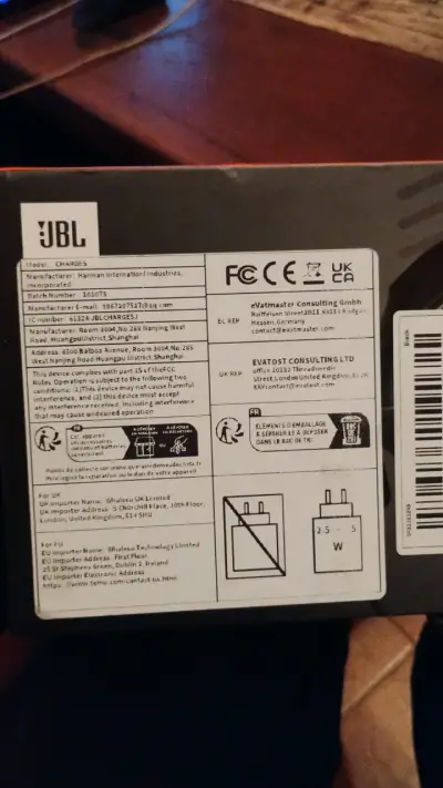 Parlante JBL charge5 a prueba de agua y polvo - miniatura 2