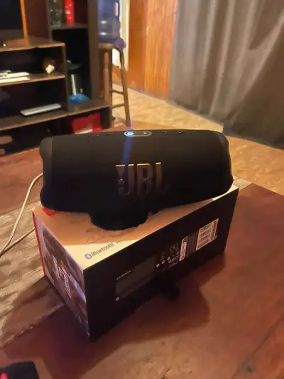 Parlante JBL charge5 a prueba de agua y polvo - miniatura 3