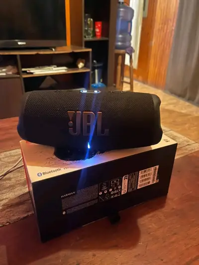 Parlante JBL charge5 a prueba de agua y polvo - miniatura 4