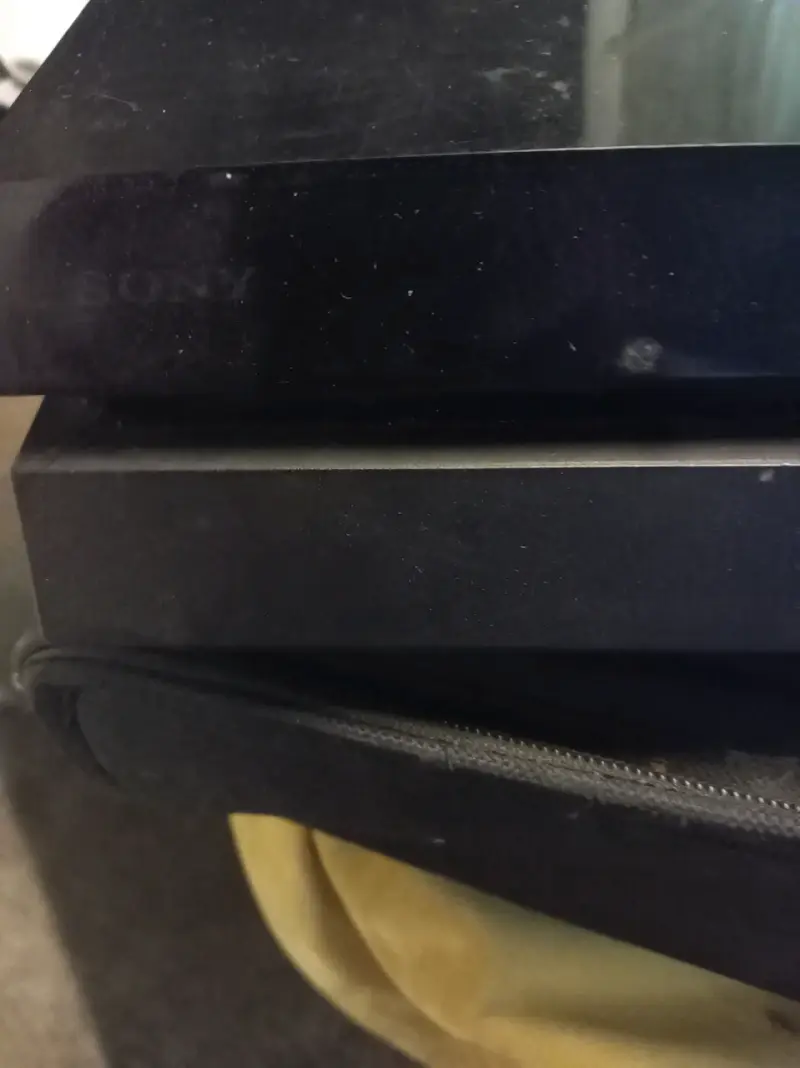 Consola PS4 en buen estado con funda - 3