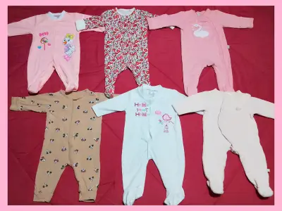 Lote de pijamas para bebita - miniatura 1