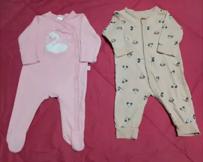 Lote de pijamas para bebita - miniatura 3