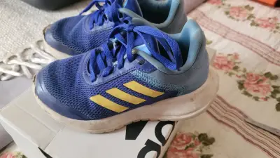 Zapatillas deportivas Adidas azul y amarillo - miniatura 2