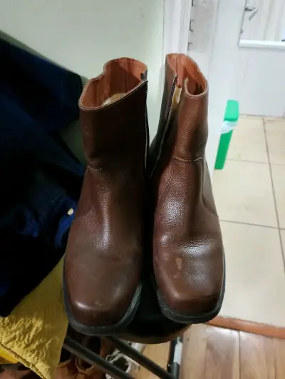 Botines de cuero marrón para hombre - miniatura 1