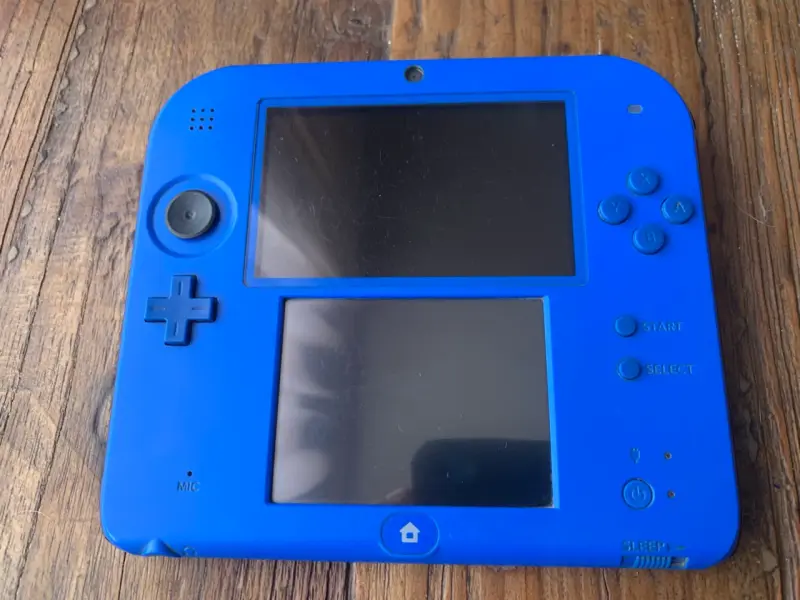 Consola Nintendo 2DS azul con Mario Kart 7 - 5