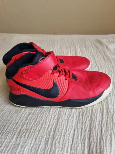 Zapatillas deportivas Nike rojas para hombre - miniatura 2