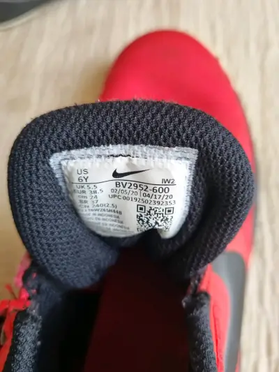 Zapatillas deportivas Nike rojas para hombre - miniatura 3