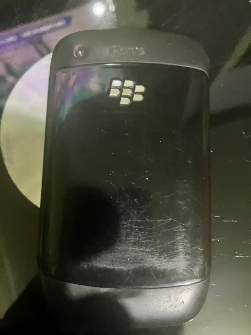 Teléfono BlackBerry con teclado físico - 5