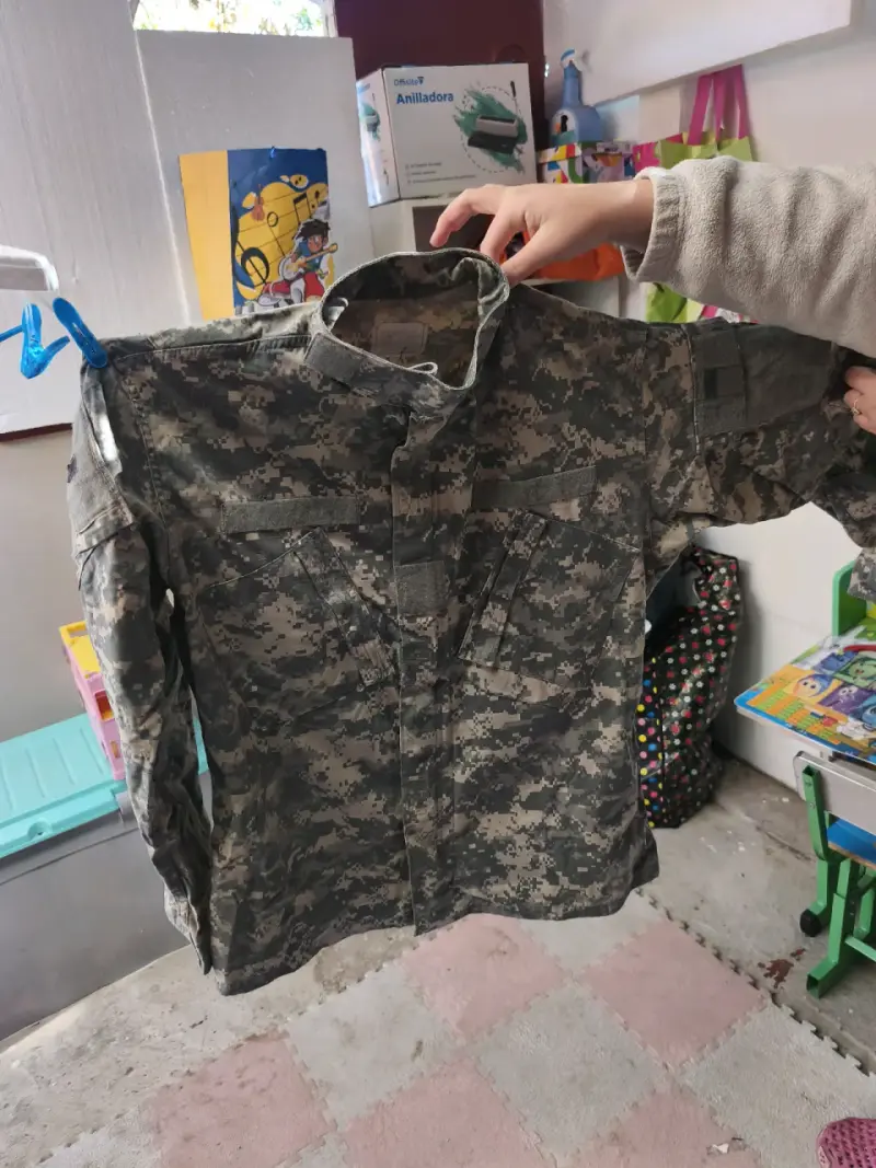 Chaqueta camuflada militar de hombre - 1