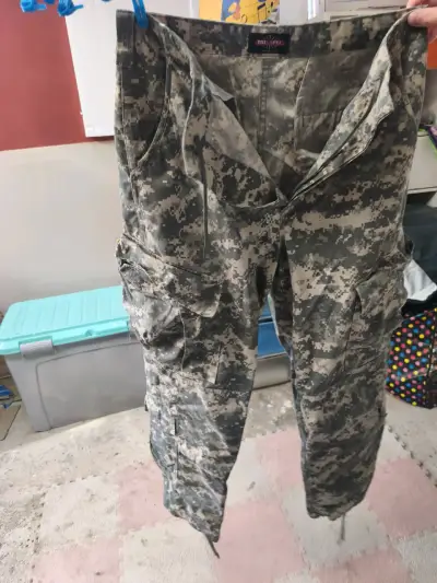 Chaqueta camuflada militar de hombre - miniatura 2