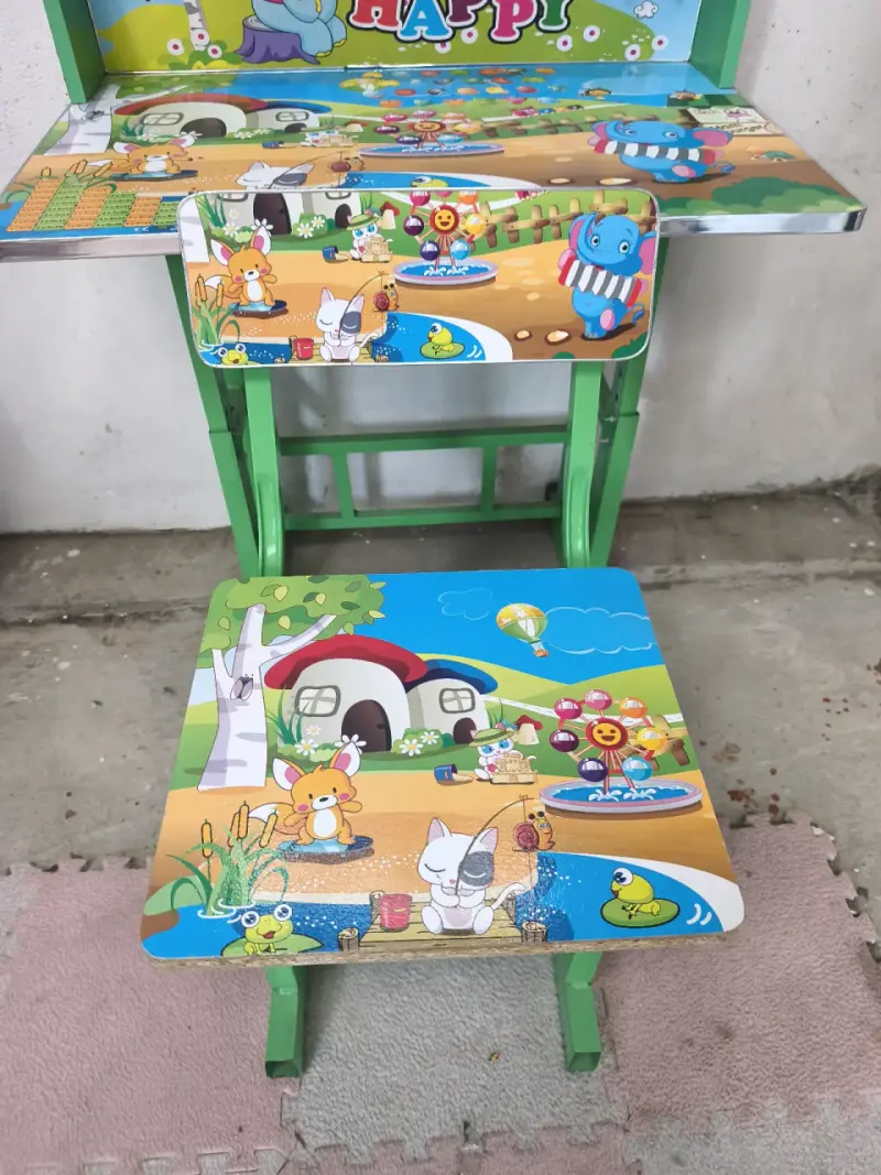 Escritorio infantil plegable con diseño colorido - 2