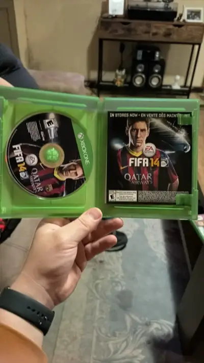 Juego FIFA 14 para Xbox One - miniatura 3