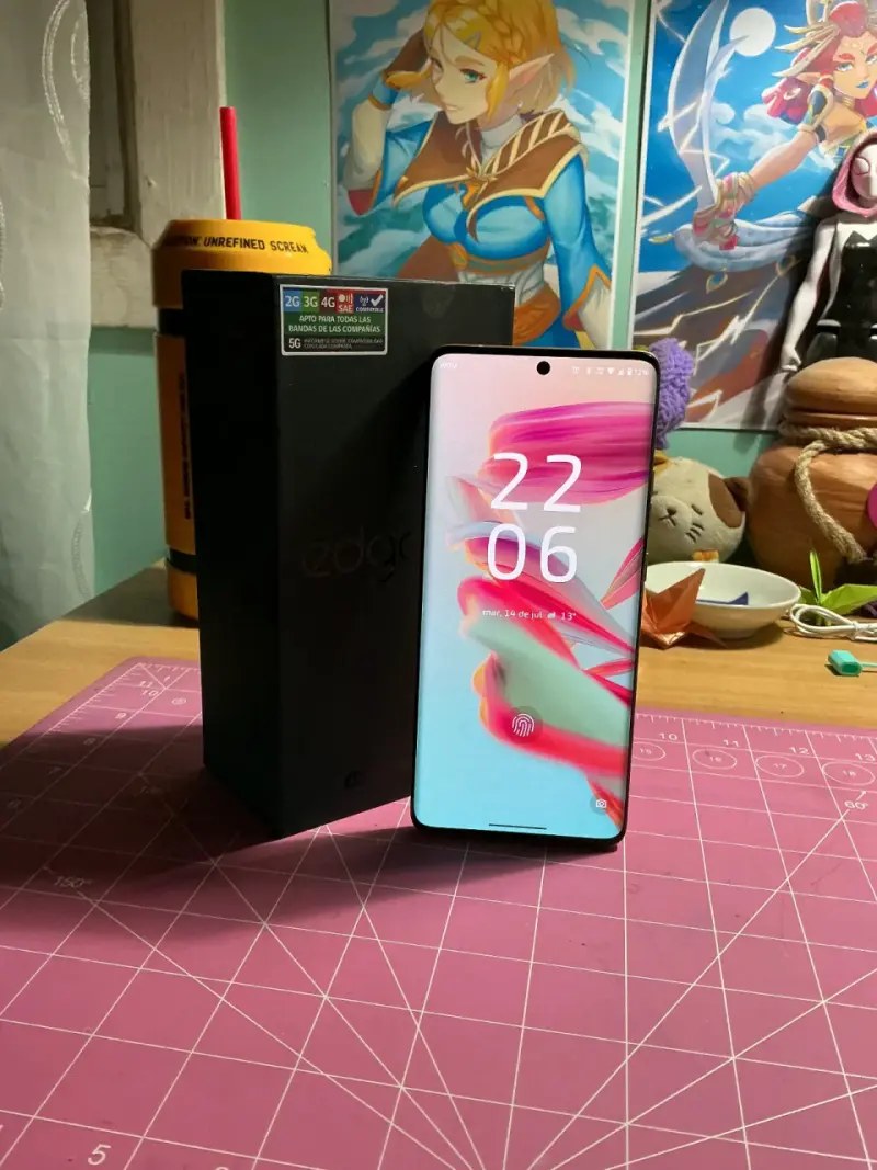 Smartphone Motorola Edge 5G Ultra naranja - 2