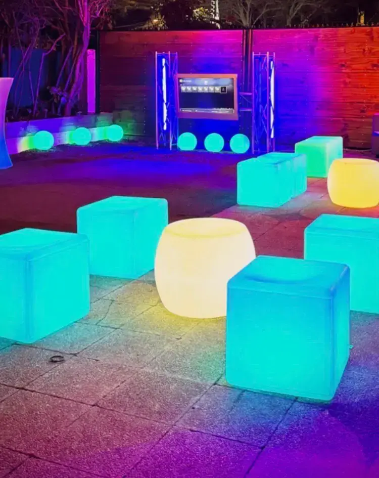Muebles LED iluminados para exteriores - 1