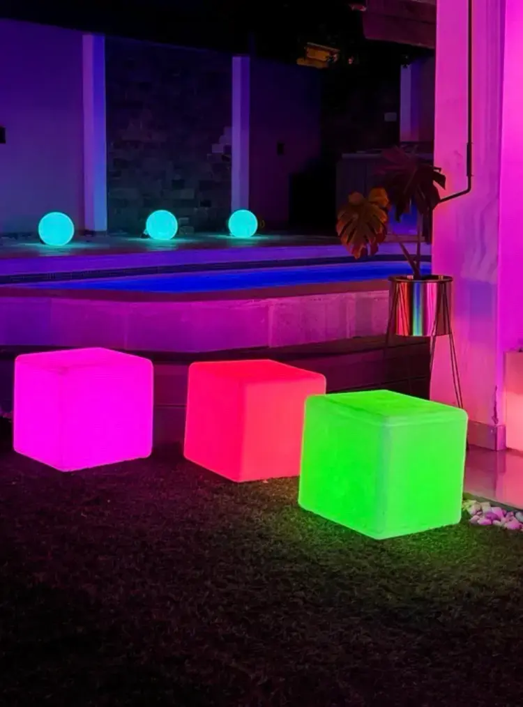 Muebles LED iluminados para exteriores - 2