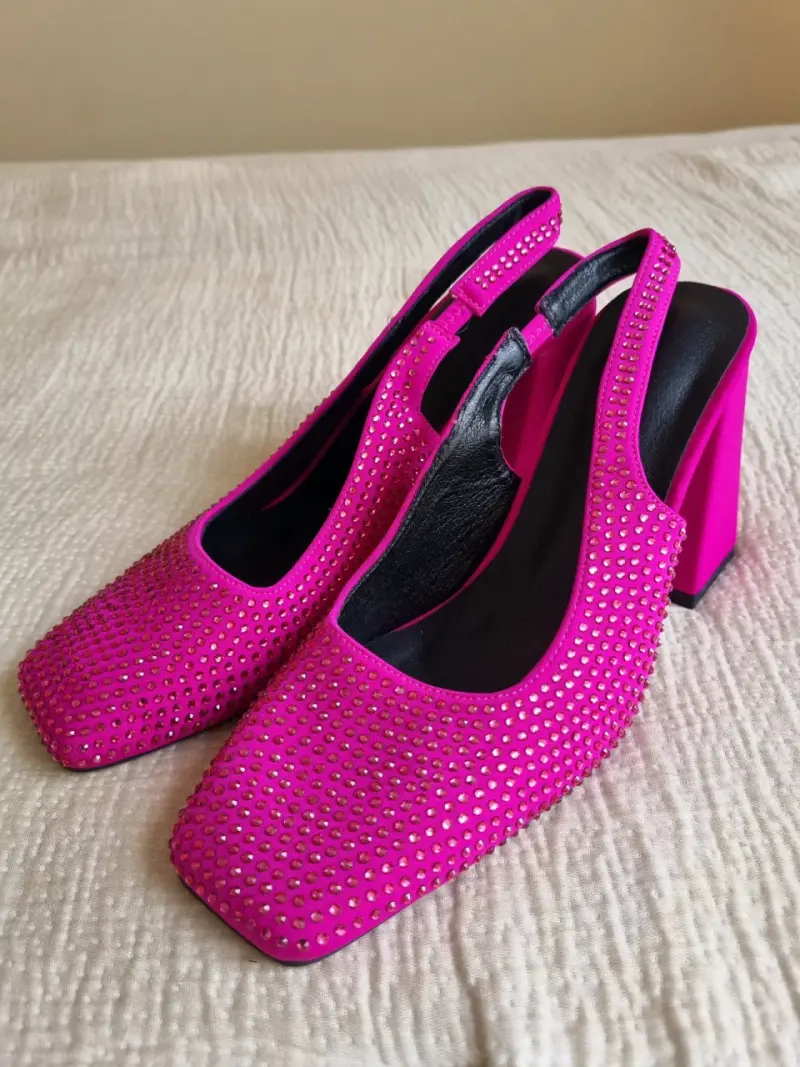 Tacones fucsia con brillantes - 2