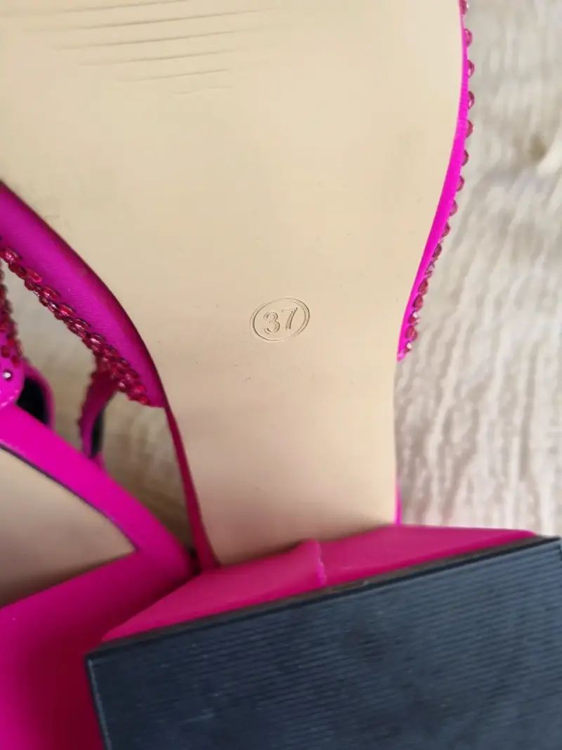 Tacones fucsia con brillantes - 3