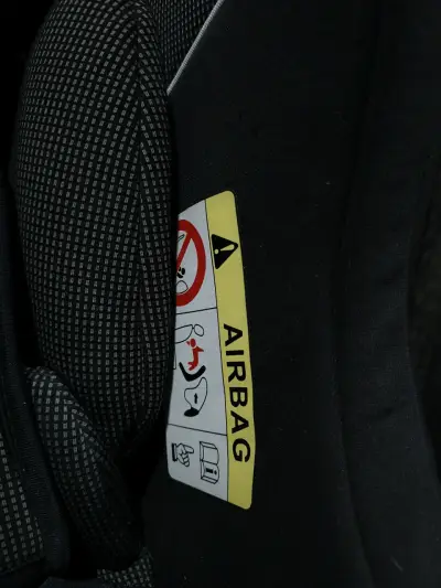 Silla de auto Infanti negra para bebé - miniatura 5