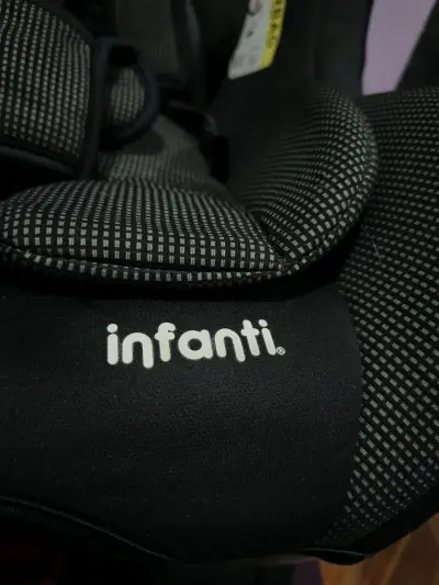Silla de auto Infanti negra para bebé - miniatura 6