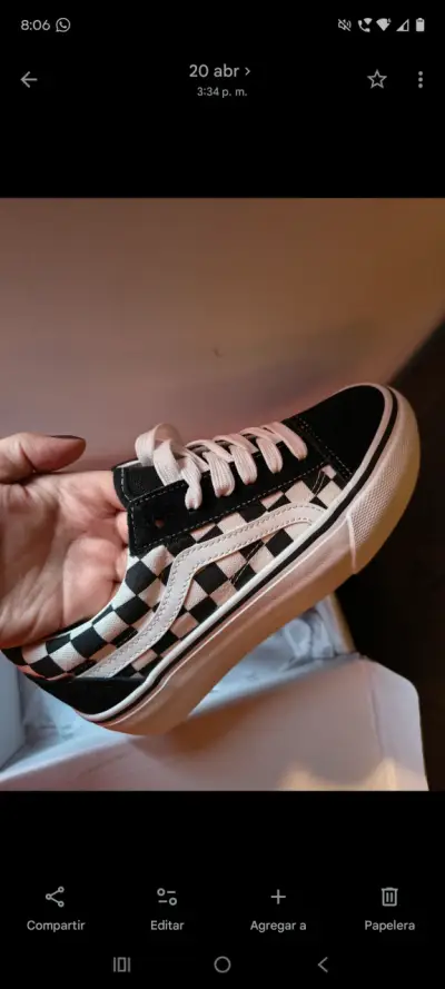 Zapatillas de lona a cuadros blanco y negro - miniatura 2