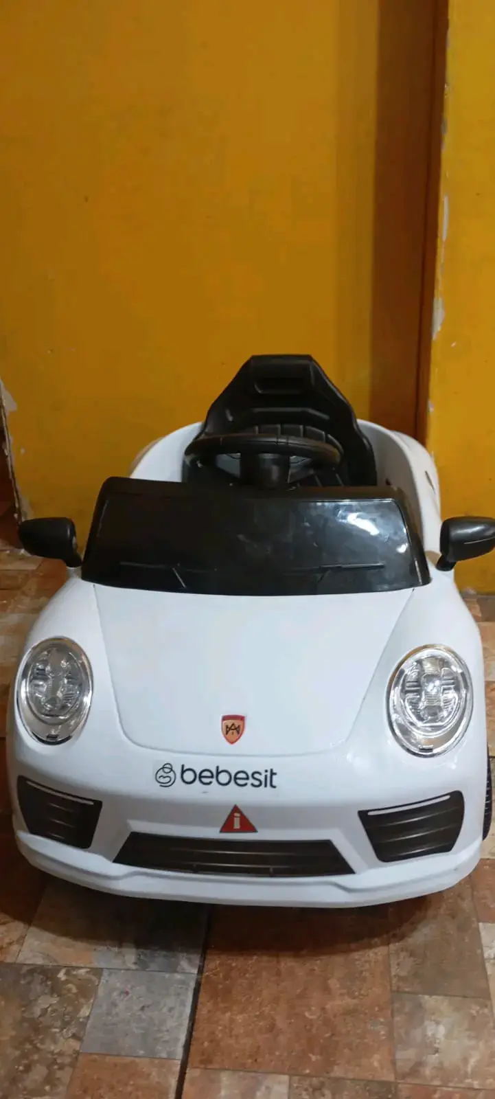 Auto eléctrico para niños Bebesit blanco - 1