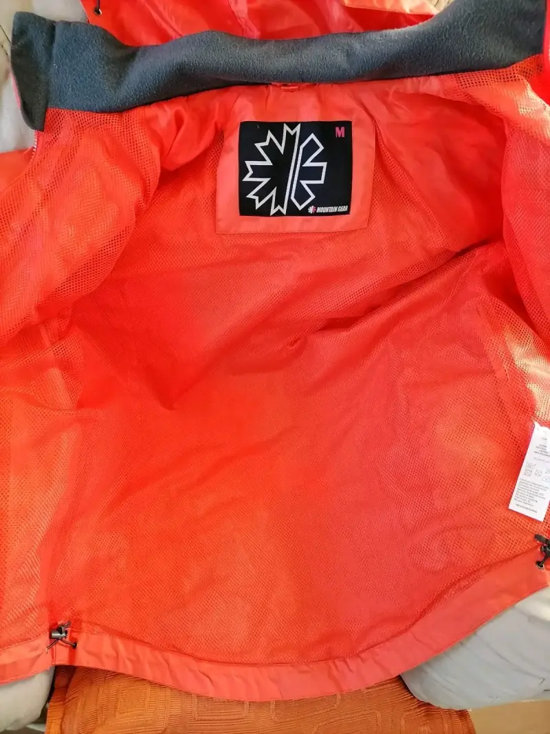 Cortaviento Naranja con Capucha - 3