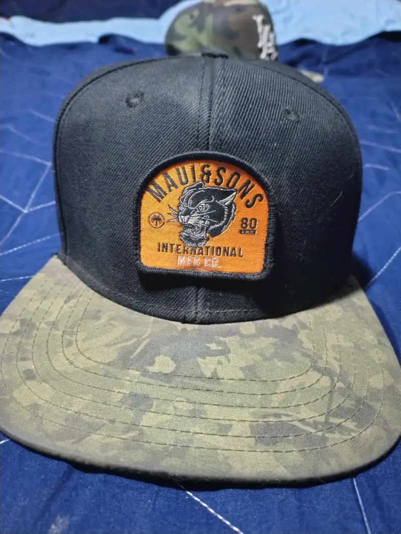 tres gorras estilo urbano - 3