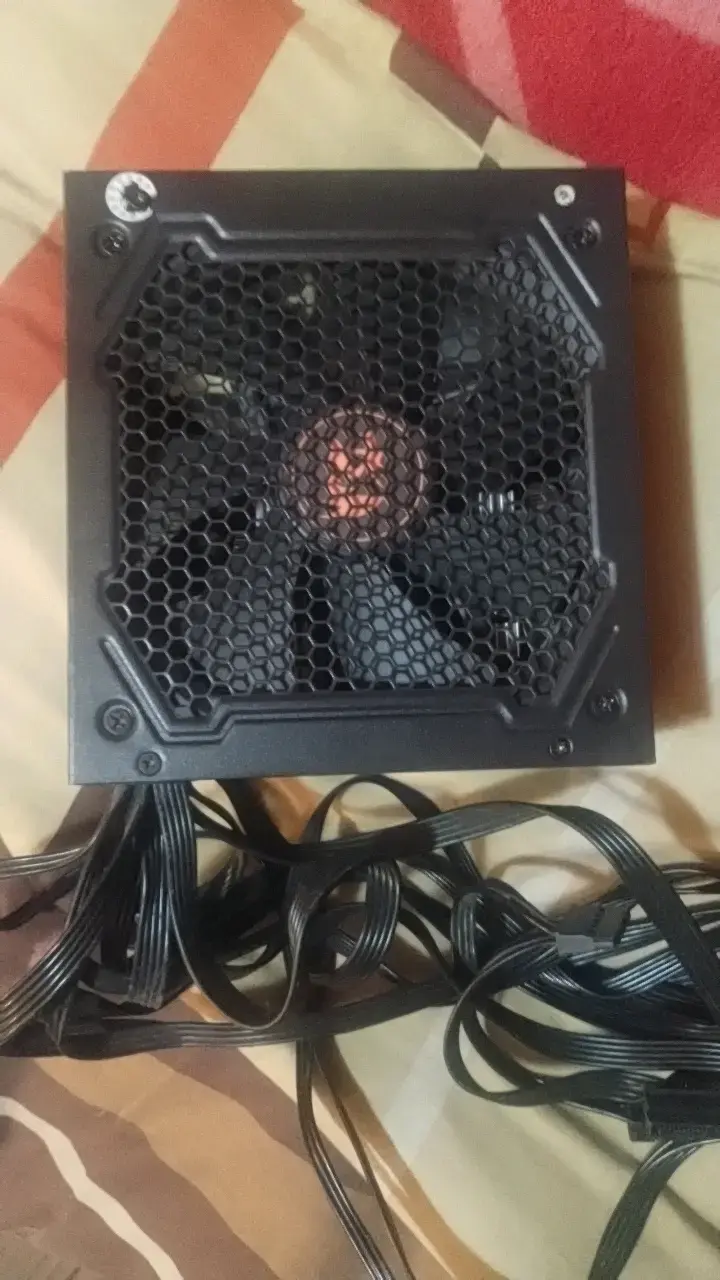 Fuente de poder Redragon RGPS 600W 80 Plus - 2