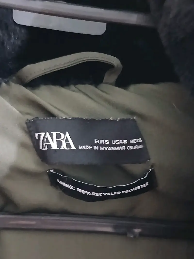 Parka verde Zara con cuello de piel sintética - 2