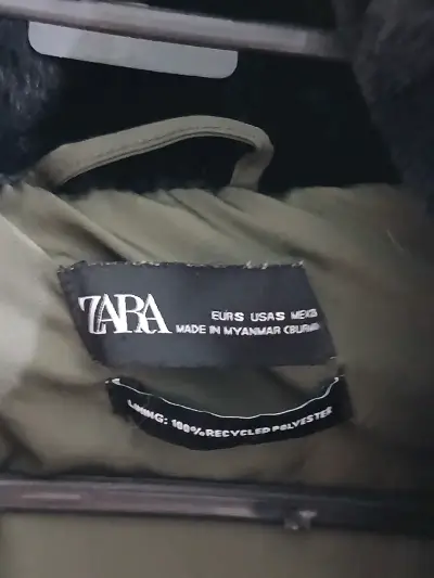 Parka verde Zara con cuello de piel sintética - miniatura 2