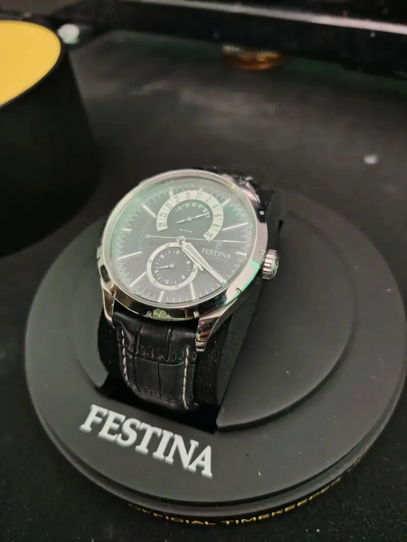 Reloj Festina cronógrafo elegante - 1