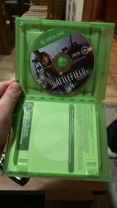 Battlefield 4 para Xbox One en buen estado - miniatura 2
