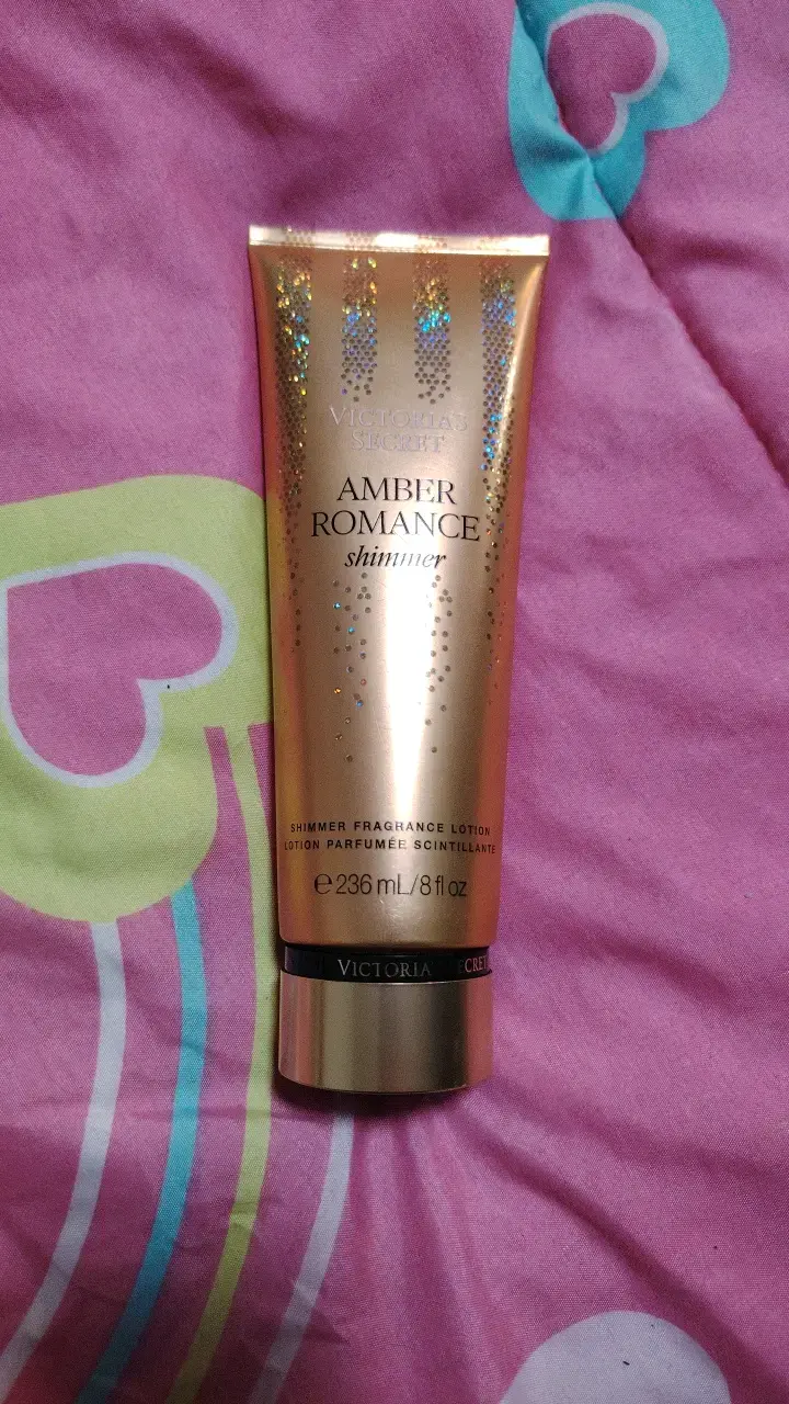 Loción Victoria's Secret Amber Romance Shimmer - 1