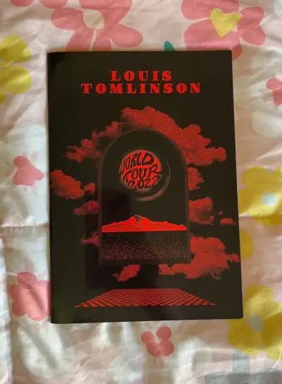 Folleto de gira mundial 2022 de Louis Tomlinson - miniatura 1