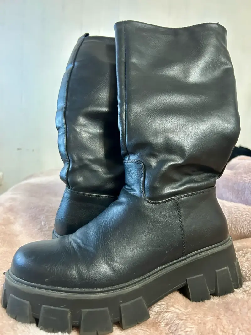 Botas negras con plataforma