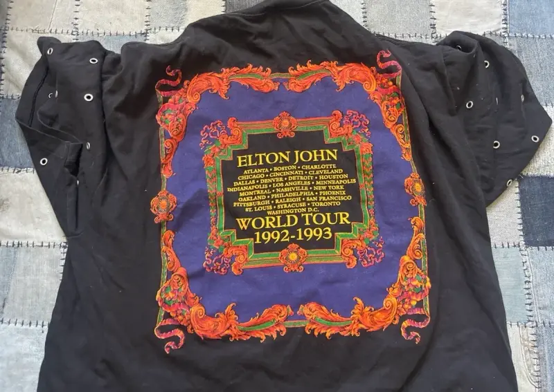 Polera negra de concierto Elton John - 6