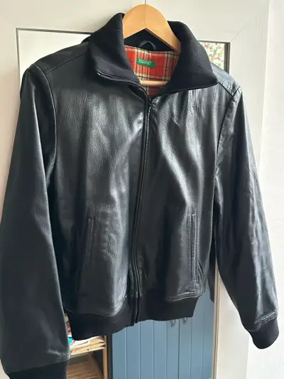 Chaqueta de cuero negra para mujer - miniatura 1
