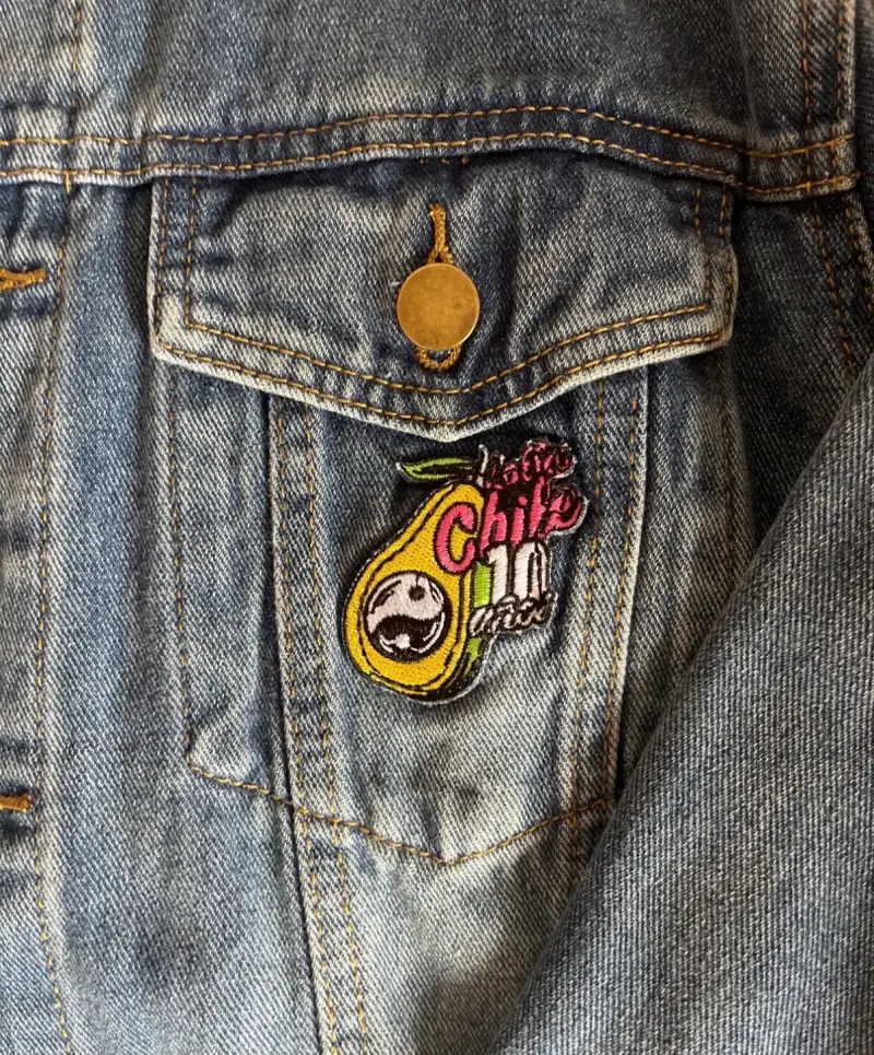Chaqueta de mezclilla con parches estilo casual - 2