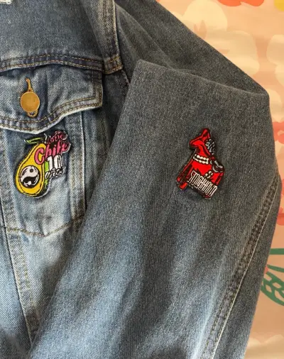 Chaqueta de mezclilla con parches estilo casual - miniatura 6