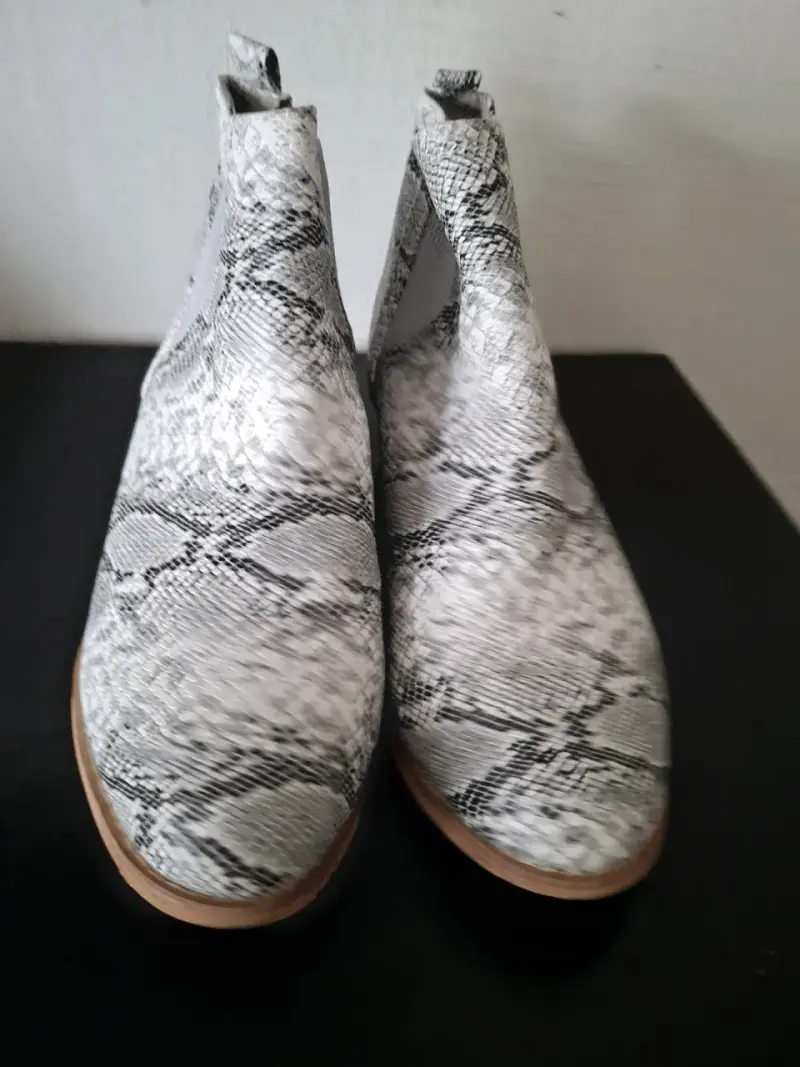 Botines de cuero con diseño de serpiente - 2