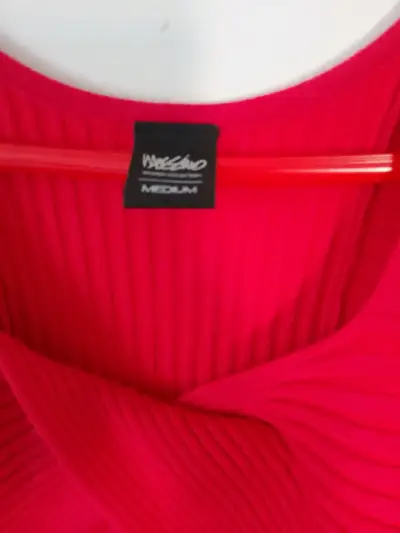 Vestido rojo ajustado de manga larga - miniatura 4